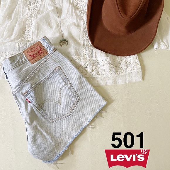Levi's Pants - LEVIS 501 Jeans Shorts boho Vintage Look